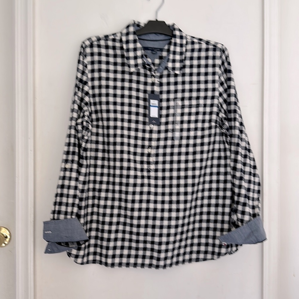 NWT Tommy Hilfiger navy checked shirt. Size XL